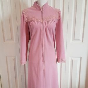Vanity Fair Velour Robe Pockets Vintage Beautiful Nightwear Loungewear MooMoo